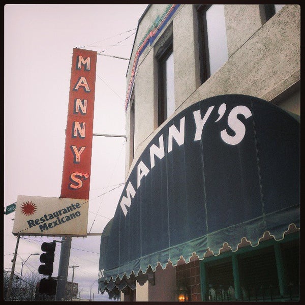 Photo taken at Manny&#39;s Mexican Restaurant by Benton on 4/15/2013