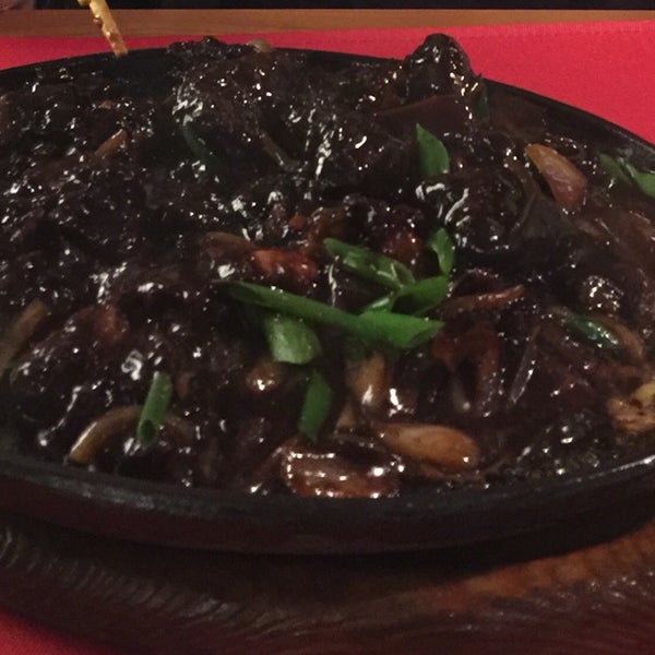 Do not order Beef pan with oyster sauce. We ordered one of the special dishes from the menu and asked for it not to be spicy. Instead we got spicy dish that was completely burned. Waitress ignored it.