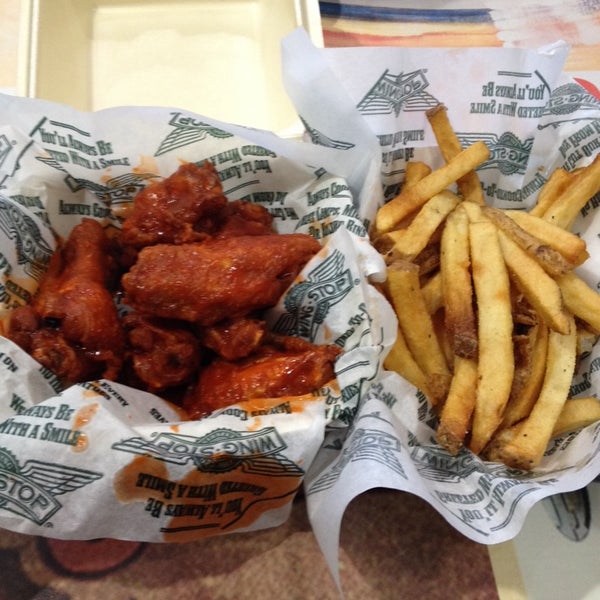 Wingstop Wings Joint in Eastvale