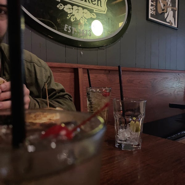 Foto tirada no(a) Shanahan&#39;s Pub &amp; Grill por Deg D. em 10/8/2022
