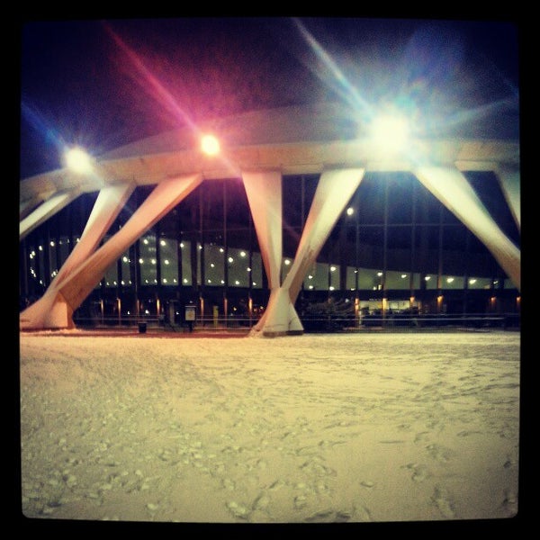 Photo taken at Norfolk Scope Arena by James Davalos on 1/26/2013
