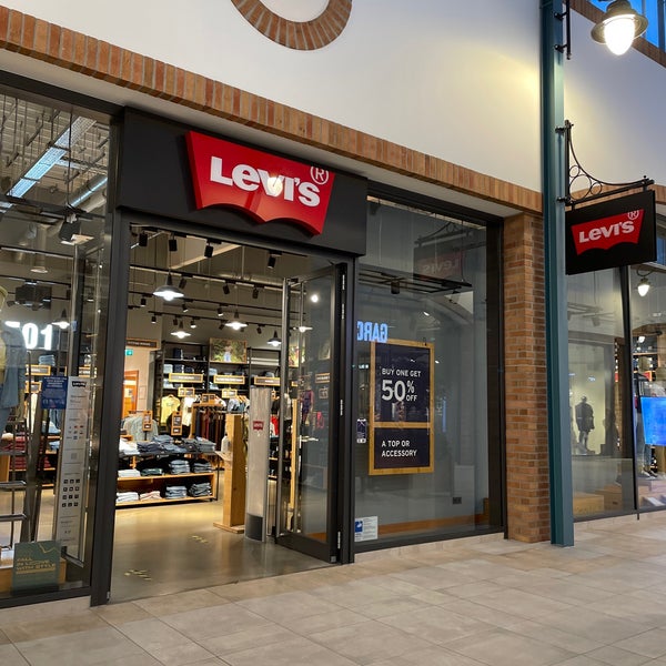 Levi‘s Factory Outlet Clothing Store