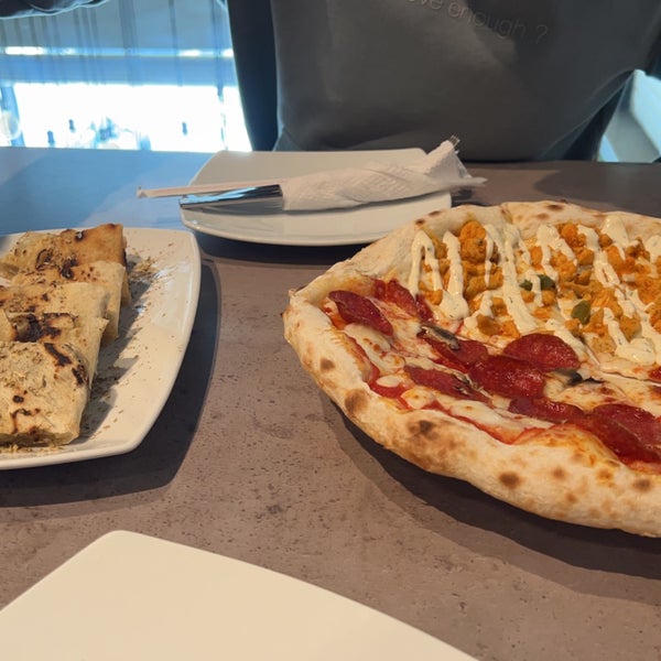 2/24/2023 tarihinde Ahmedziyaretçi tarafından Pizza il Mio'de çekilen fotoğraf