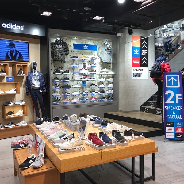 Photos At Abc Mart Grand Stage梅田店 梅田 1 Tip From 294 Visitors