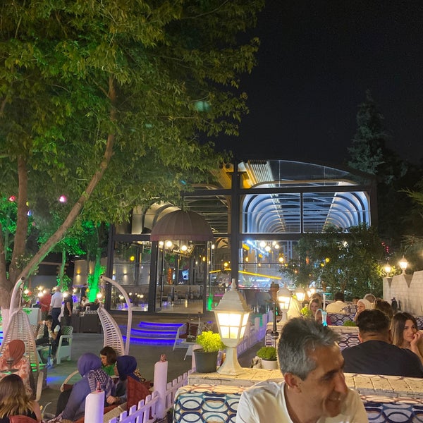 รูปภาพถ่ายที่ Ataköy Garden โดย Müslüm T. เมื่อ 6/25/2022