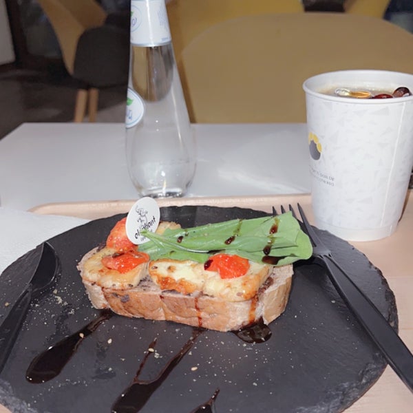 6/11/2022 tarihinde Kimo S.ziyaretçi tarafından Nouveau Waffle'de çekilen fotoğraf