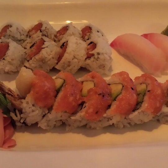 Foto diambil di Tokyo Sushi oleh Rick S. pada 7/3/2014