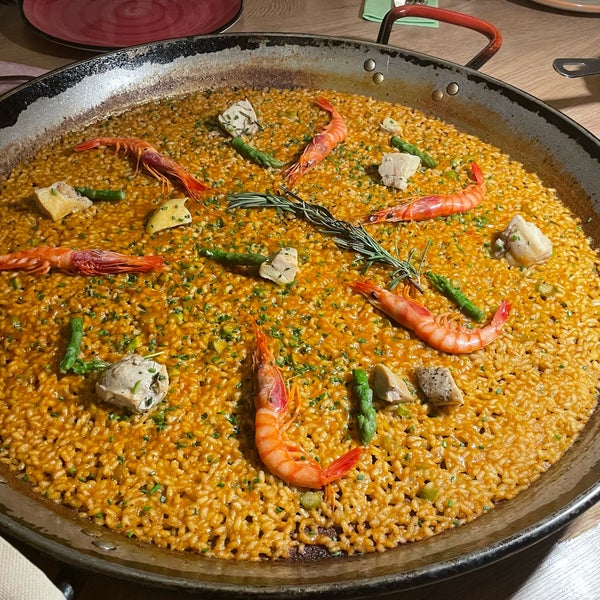 Das Foto wurde bei Maná 75 - paella restaurant Barcelona von Sidu S. am 9/5/2022 aufgenommen