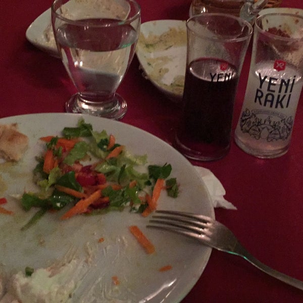 Foto scattata a Taşplak Restaurant da Yağmur Deniz K. il 10/20/2017