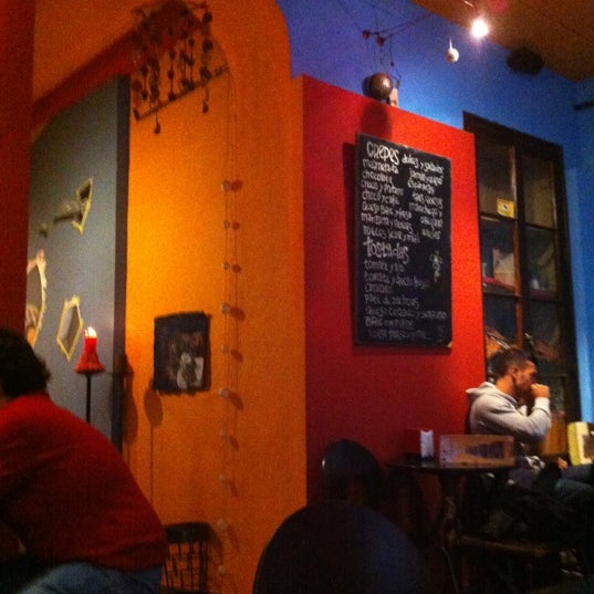 Das Foto wurde bei Café con Libros von Juan G. am 9/29/2012 aufgenommen