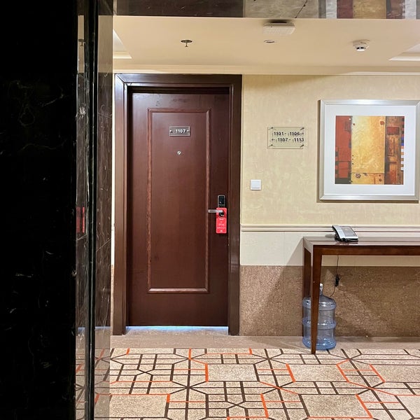 Foto tomada en Two Seasons Hotel &amp; Apartment  por 404 U. el 11/16/2023