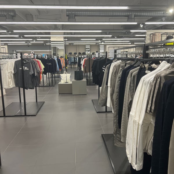 Giorgio Armani Outlet 9 conseils de 564 visiteurs