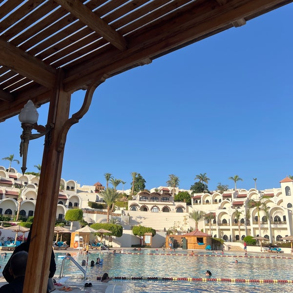 Foto tomada en Mövenpick Resort Sharm el Sheikh  por Sihad Q. el 7/15/2022