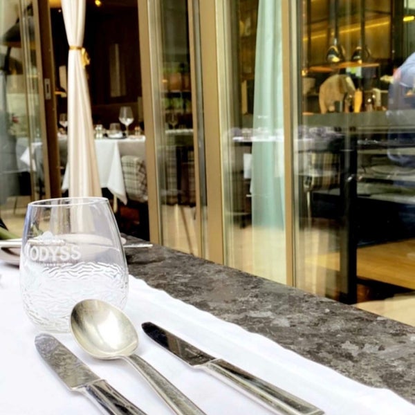 รูปภาพถ่ายที่ Lacroix Restaurant at The Rittenhouse โดย Hassan เมื่อ 8/26/2022