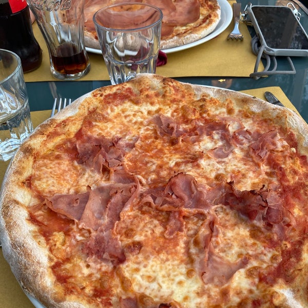 Photo taken at Tiflis Ristorante Pizzeria by Linda K. on 8/21/2023