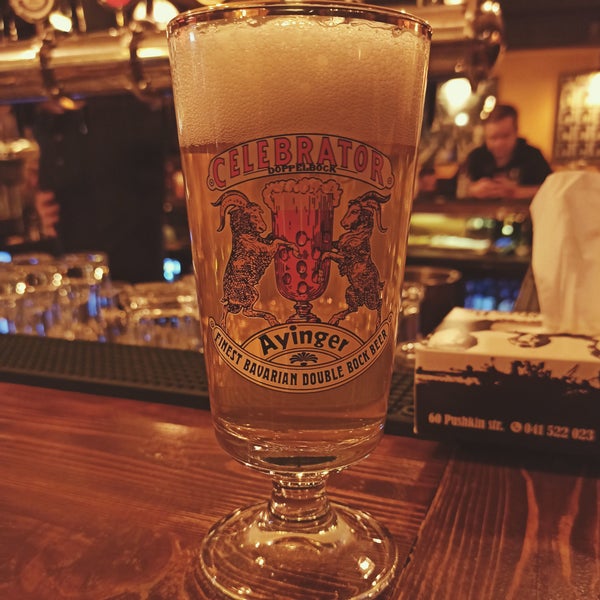 Сандал the beatles pub yerevan. The beatles тула паб. Franz pub yerevan. Бар калумет ереван. Beatles pub.