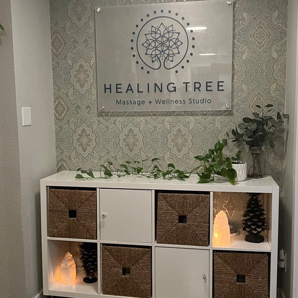 5/22/2024 tarihinde Asmaziyaretçi tarafından Healing Tree Massage &amp; Wellness Studio'de çekilen fotoğraf
