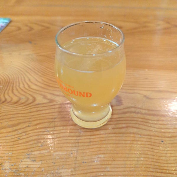 Foto tirada no(a) Southbound Brewing Company por Zackary W. em 10/19/2022