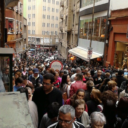 10/13/2012 tarihinde Fernanda M.ziyaretçi tarafından Shopping Porto Geral'de çekilen fotoğraf