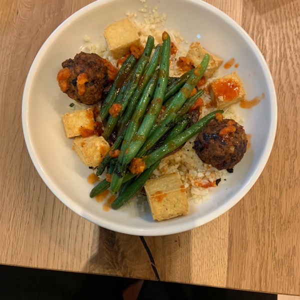 The buffalo cauliflower was amazing, and a few vegetarian dishes that you can have them altered to make it vegan was also pretty good.