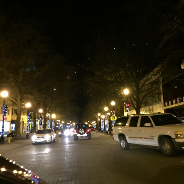 12/10/2016 tarihinde 🇬🇧Al G.ziyaretçi tarafından Downtown Fayetteville'de çekilen fotoğraf