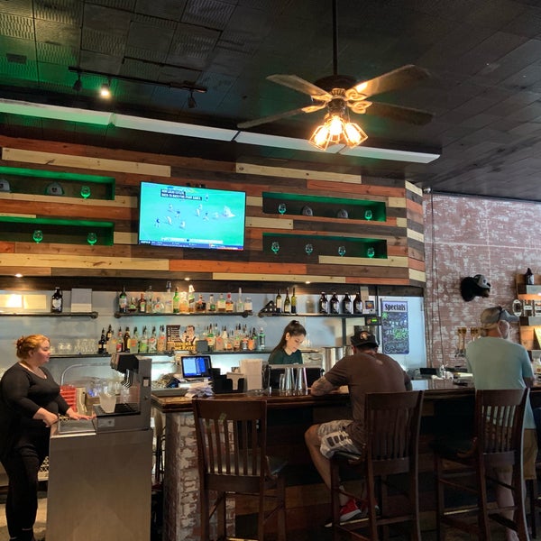 5/25/2019 tarihinde 🇬🇧Al G.ziyaretçi tarafından Gaston Brewing Co. &amp; Restaurant'de çekilen fotoğraf