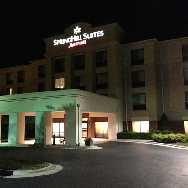 Photo taken at SpringHill Suites by Marriott Raleigh-Durham Airport/Research Triangle Park by 🇬🇧Al G. on 5/31/2013