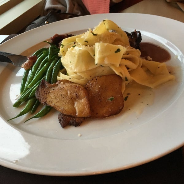 Blumen Garden Bistro 8 tips from 124 visitors