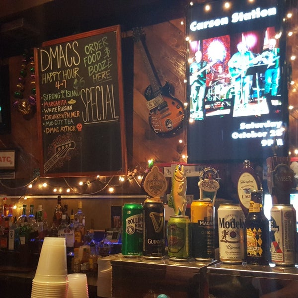 10/20/2017 tarihinde Lee S.ziyaretçi tarafından Dmac&#39;s Bar &amp; Grill'de çekilen fotoğraf
