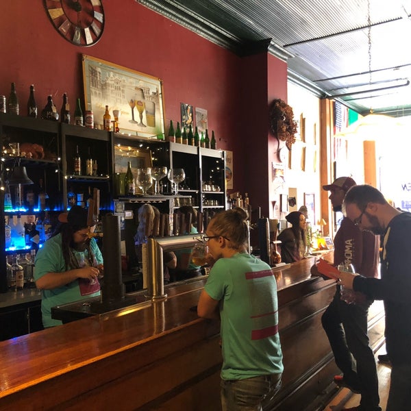 Foto diambil di Schera&#39;s Restaurant &amp; Bar oleh Mike W. pada 9/28/2019