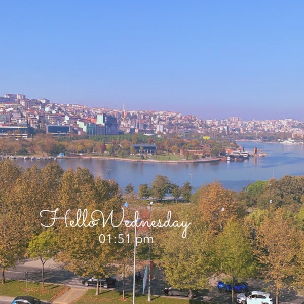Foto diambil di Türkçe Meze oleh M ✨. pada 11/2/2022