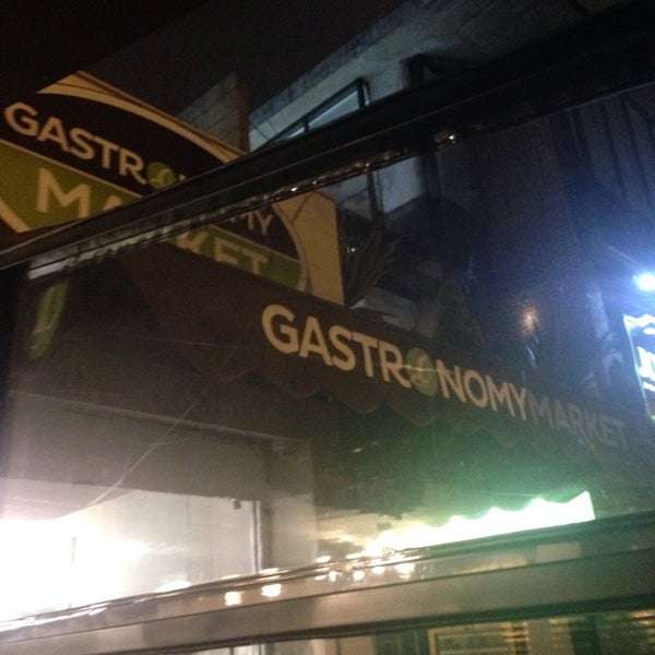Foto tirada no(a) Gastronomy Market por Juanfe R. em 11/6/2014