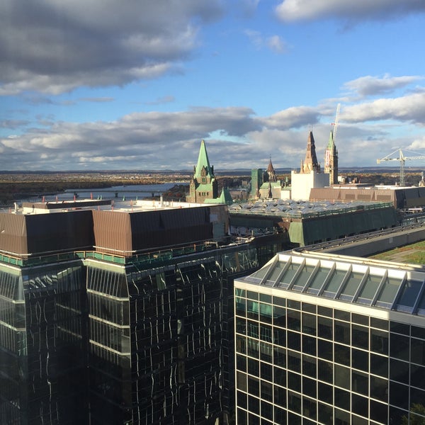 Foto tomada en Ottawa Marriott Hotel  por Francis J. el 10/14/2015