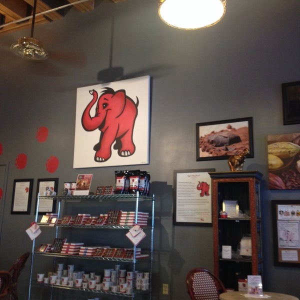 Photo taken at Red Elephant Chocolate Cafe by Bryce U. on 8/13/2013
