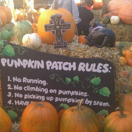 Photo taken at Piedmont Avenue Pumpkin Patch &amp; Haunted House by Kevin R. on 10/29/2012