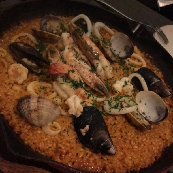Amazing place, yummy seafood especially paella👍🏻 and perfect service, 10/10💕
