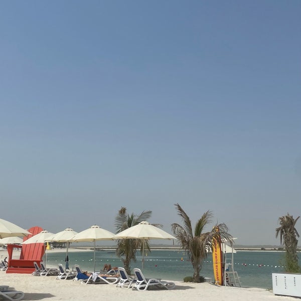 Photo taken at Yas Beach / شاطئ ياس by Aziz on 8/24/2022