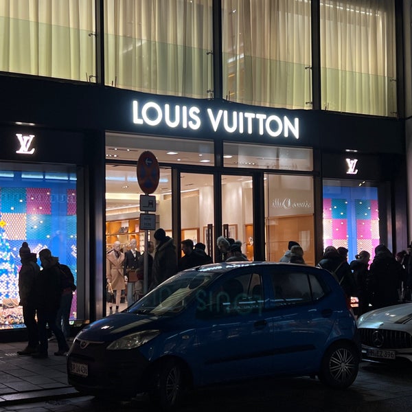 Kom forbi for at vide det tiltrækkende Disciplinære Louis Vuitton - Neustadt - Neuer Wall 37