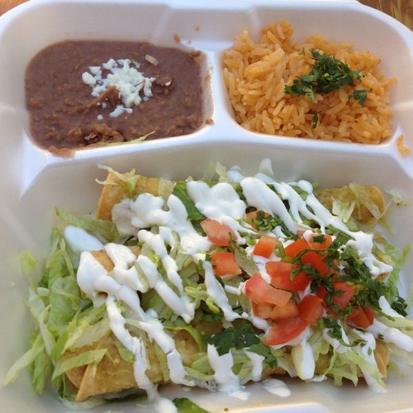 Das Foto wurde bei Cielito Lindo Mexican Gastronomy von Stephanie am 9/28/2013 aufgenommen