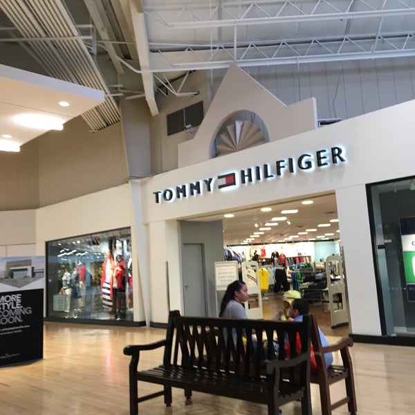 tommy hilfiger franklin mills mall