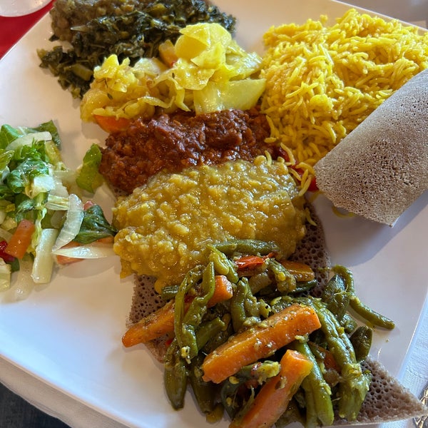Foto tomada en Lucy Ethiopian Restaurant &amp; Lounge  por Wayne H. el 4/5/2024