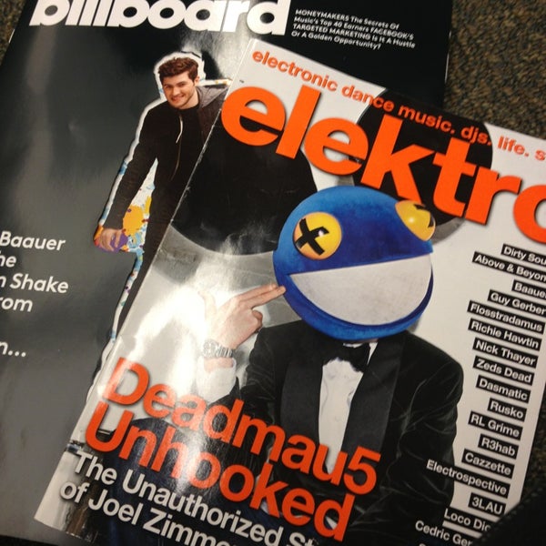 Photos At Barnes Noble Now Closed Midtown East New York Ny