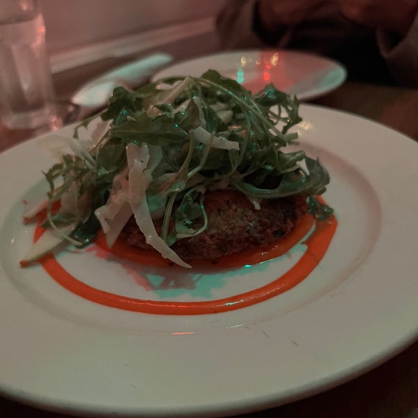Crab cake is excellent.