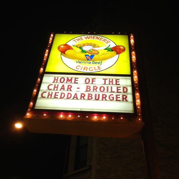 Photo taken at The Wiener&#39;s Circle by Jany W. on 5/2/2013