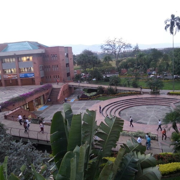 Photo prise au Universidad Autónoma de Occidente - Cali par Emilio P. le3/18/2013