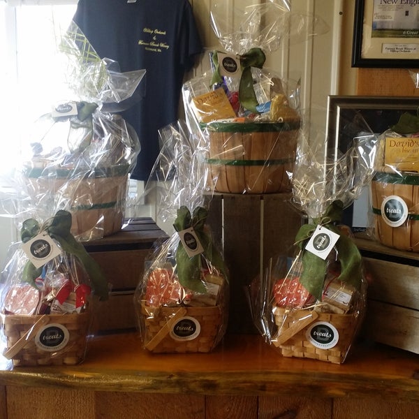 Hilltop Orchards is open 9 am to 5 pm, featuring Berkshire Treats Wine and Johnny Mash Gift Baskets!  Go buy one today for that special loved one!  #couplesnightout #johnnymashgiftbasket #furnacebrook