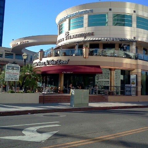 Foto tirada no(a) The Coffee Bean &amp; Tea Leaf por Andrea B. em 10/30/2012