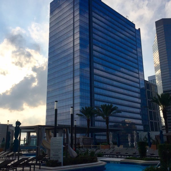 High Dive Beach Bar in Downtown Houston