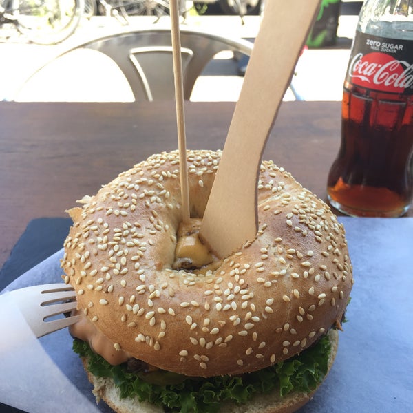 Nice burgers in a bagel concept