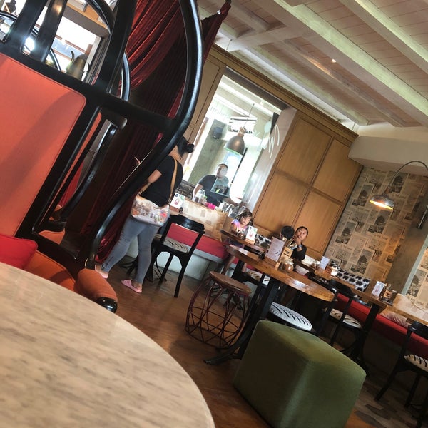 Photo taken at Monsieur Spoon by Fahad A. on 1/1/2019
